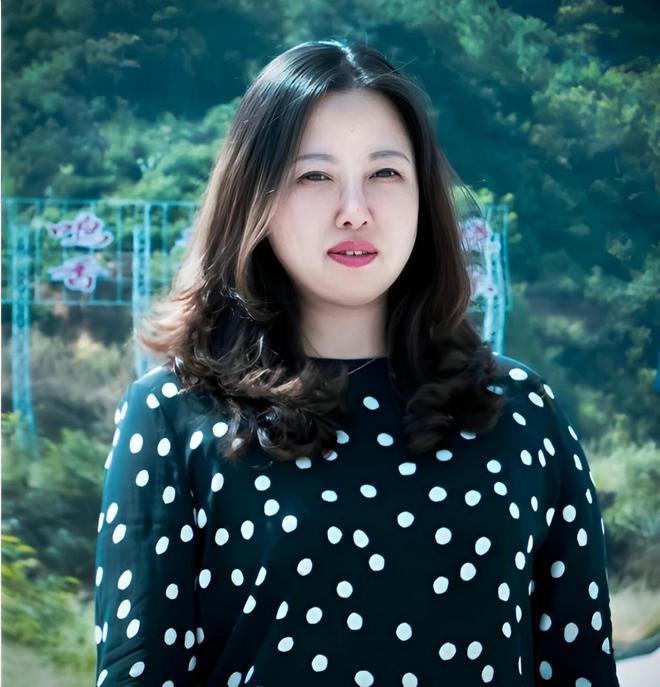 一女子养鸡有妙招靠鸡蛋和鸡粪年入上亿元龙8国际电子游戏娱乐平台2019年湖南(图4)