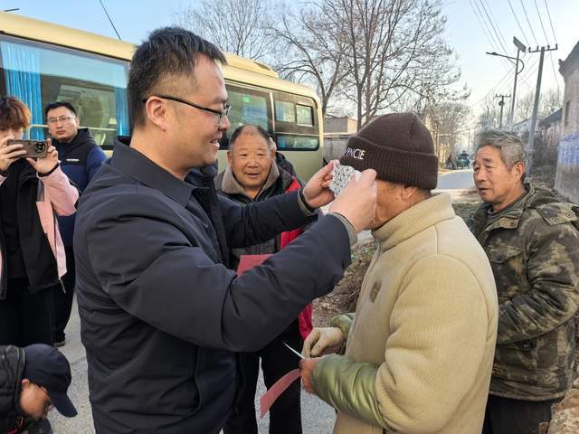 职业学院医药学院党总支开展主题党日活动龙8国际电子游戏娱乐平台河南应用技术(图1)